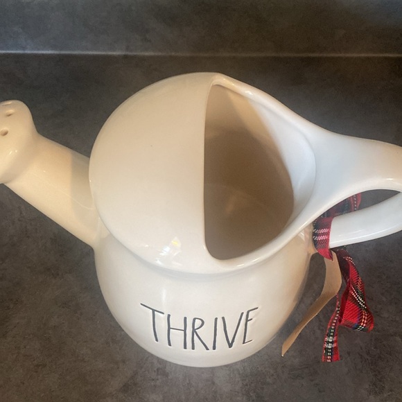 NWT Rae Dunn Ceramic THRIVE Watering Can - Picture 2 of 6